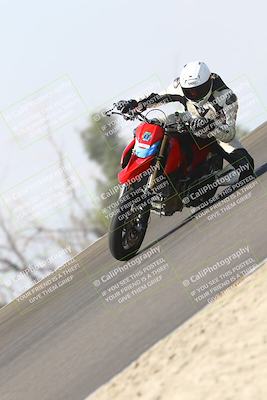 media/Sep-20-2025-TrackDaz (Sat) [[27f0cde673]]/B Group/1120am (Turn 2)/